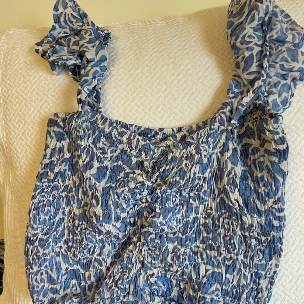 blue top size small
